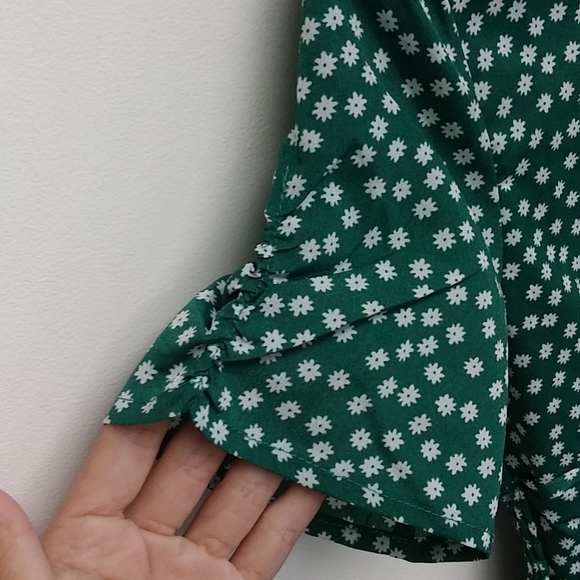 Tiered Emerald Green and White Floral Dress - Picture 4 of 13